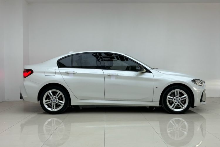Used BMW 1 Series 2023 120i M Sport Night Edition Exterior 7