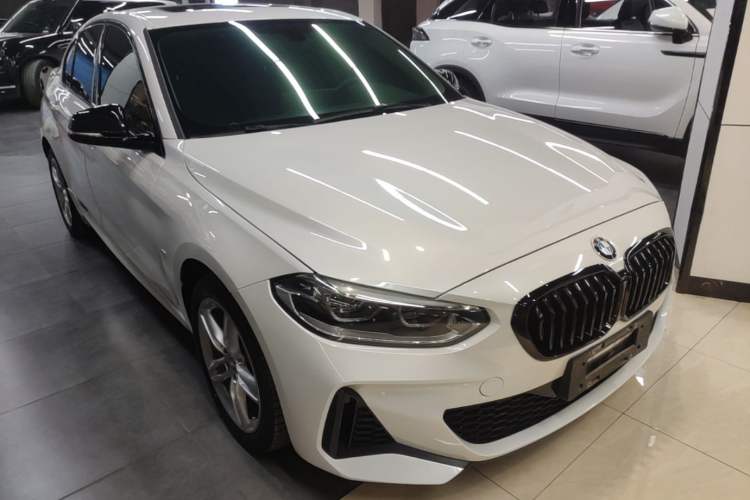 Used BMW 1 Series 2023 120i M Sport Night Edition Front Right 45 Deg