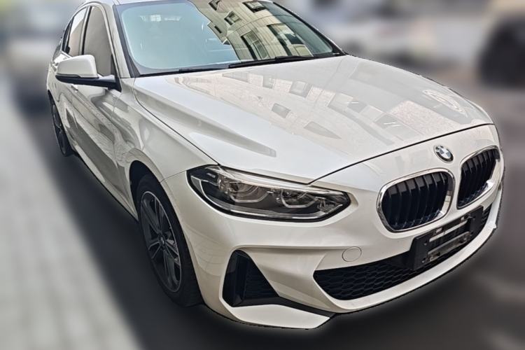 Used BMW 1 Series 2023 120i M Sport Edition Front Right 45 Deg