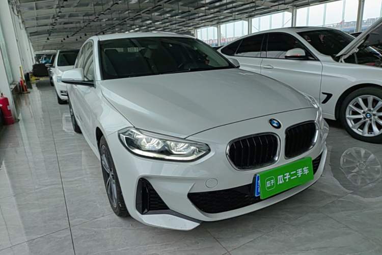 Used BMW 1 Series 2023 120i M Sport Edition Front Right 45 Deg
