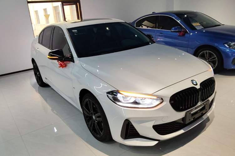 Used BMW 1 Series 2023 125i M Sport Night Edition Front Right 45 Deg