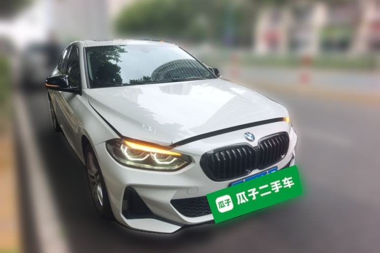 Used BMW 1 Series 2023 120i M Sport Night Edition Front Right 45 Deg