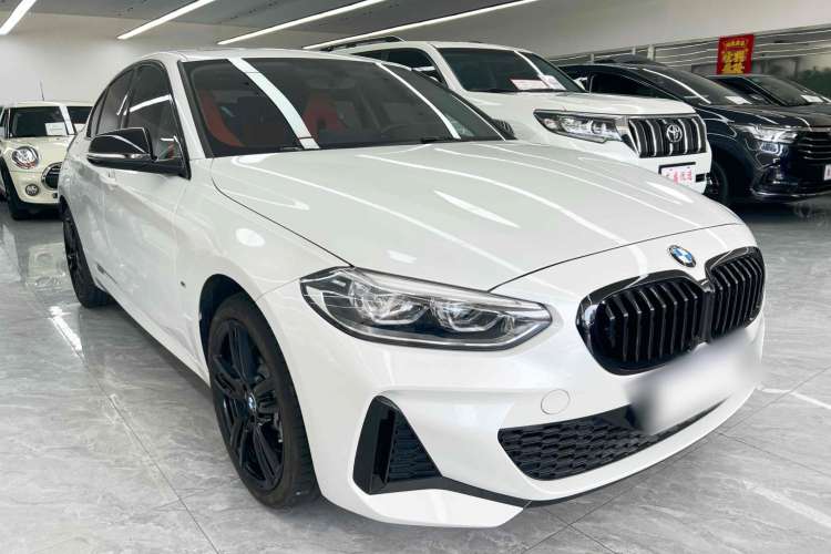 Used BMW 1 Series 2023 125i M Sport Night Edition Front Right 45 Deg