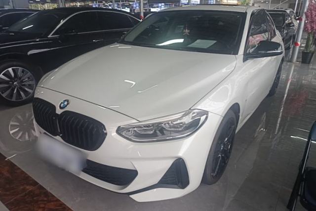 Ojetý BMW 1 Series 2023 125i M Sport Night Edition