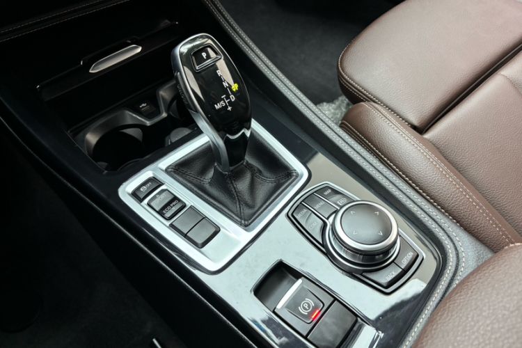 Used BMW 1 Series 2023 120i M Sport Night Edition Gear Lever