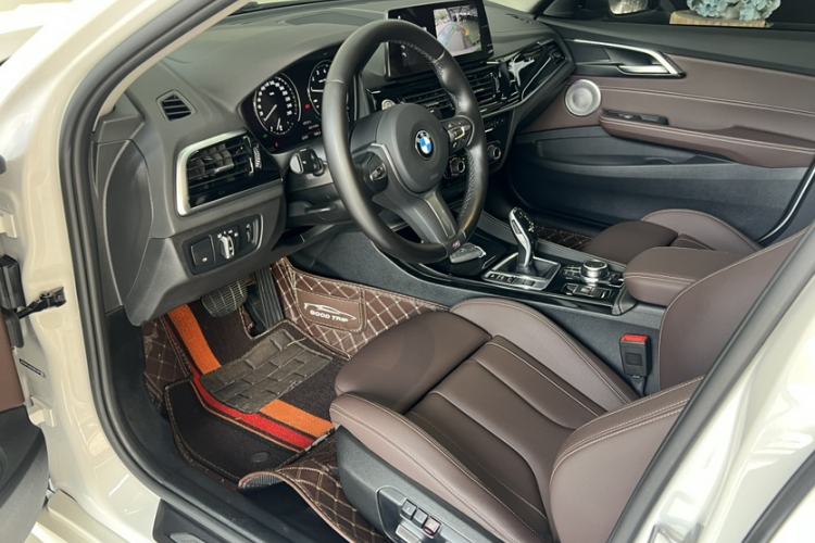 Used BMW 1 Series 2023 125i M Sport Night Edition Interior 10