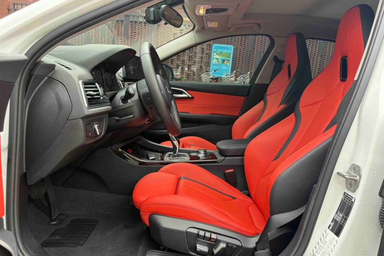 Used BMW 1 Series 2023 125i M Sport Night Edition Interior 10