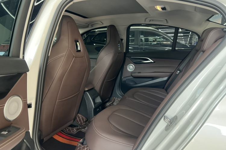 Used BMW 1 Series 2023 125i M Sport Night Edition Interior 2