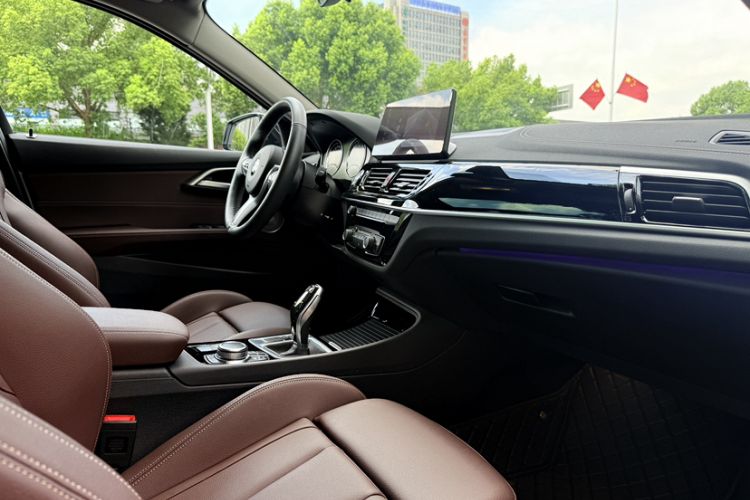 Used BMW 1 Series 2023 125i M Sport Night Edition Interior 2