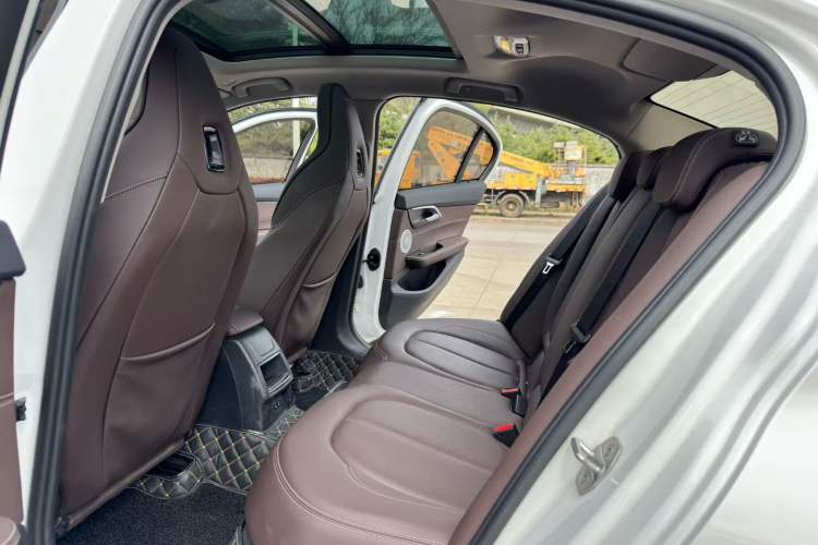 Used BMW 1 Series 2023 125i M Sport Night Edition Interior 2