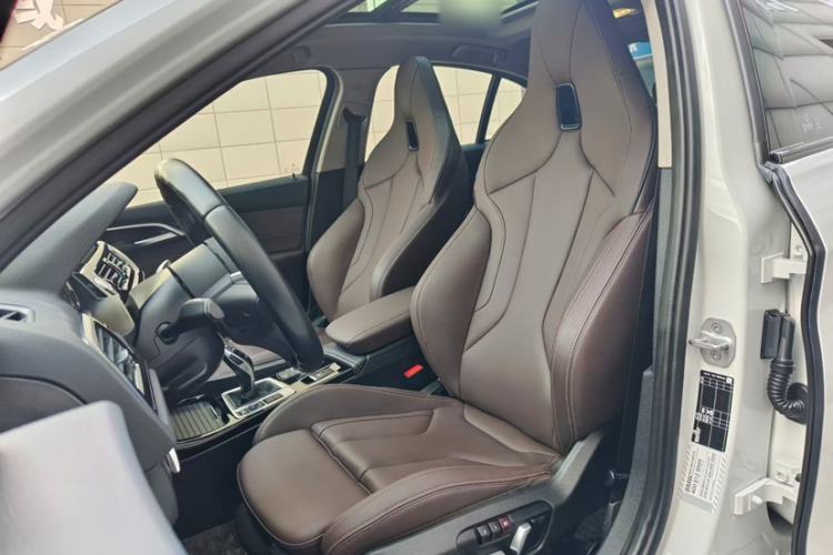 Used BMW 1 Series 2023 125i M Sport Night Edition Interior 2
