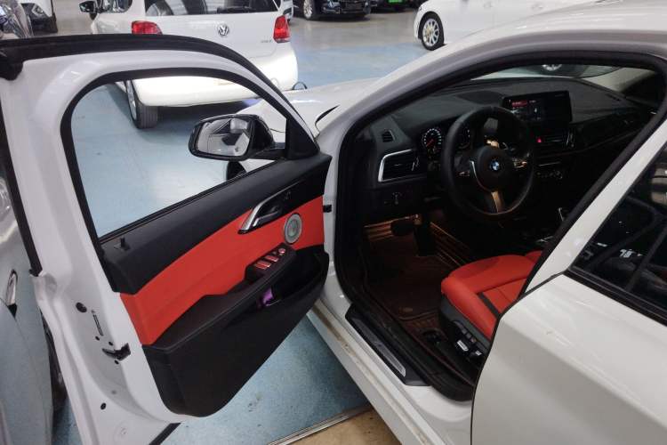 Used BMW 1 Series 2023 125i M Sport Night Edition Interior 2
