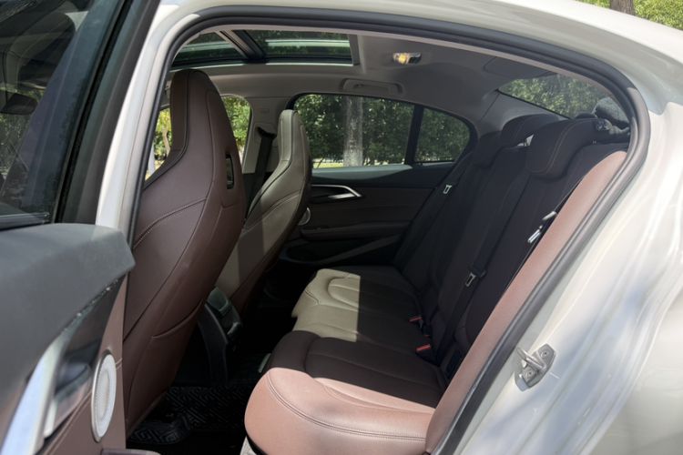 Used BMW 1 Series 2023 125i M Sport Night Edition Interior 3