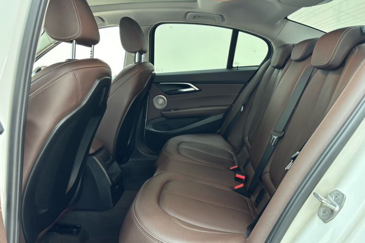 Used BMW 1 Series 2023 120i M Sport Night Edition Interior 4