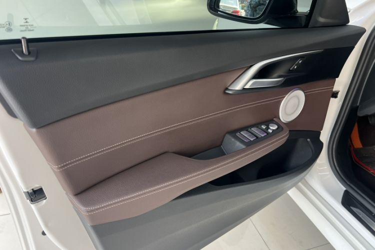 Used BMW 1 Series 2023 125i M Sport Night Edition Interior 4