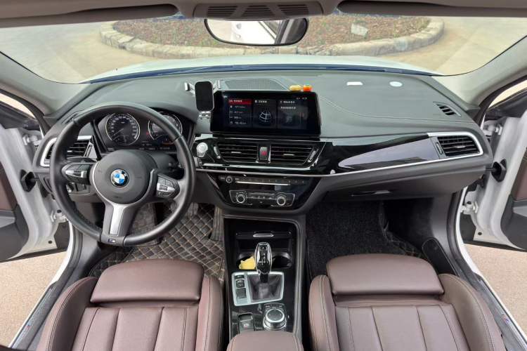 Used BMW 1 Series 2023 125i M Sport Night Edition Interior 4