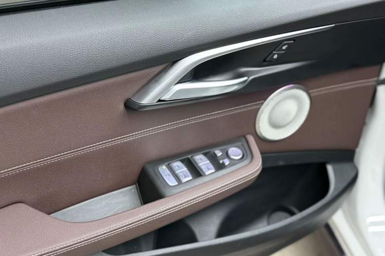 Used BMW 1 Series 2023 125i M Sport Night Edition Interior 4