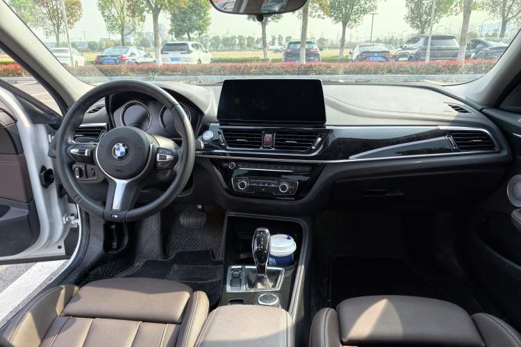 Used BMW 1 Series 2023 125i M Sport Night Edition Interior 4