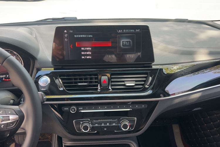 Used BMW 1 Series 2023 125i M Sport Night Edition Interior 5