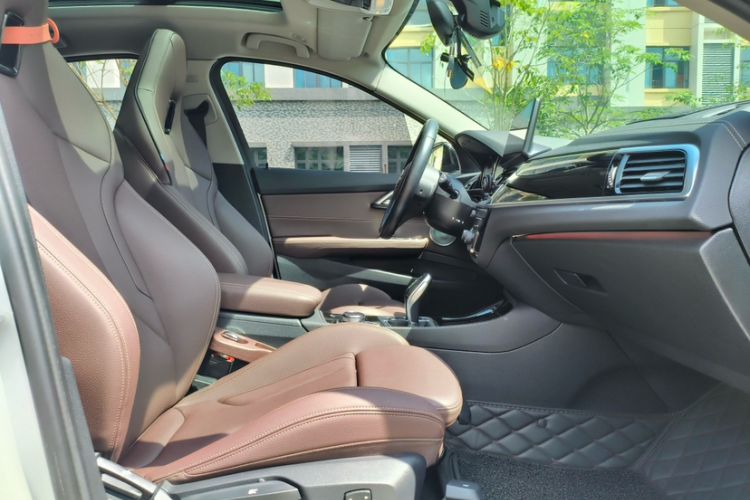 Used BMW 1 Series 2023 125i M Sport Night Edition Interior 5
