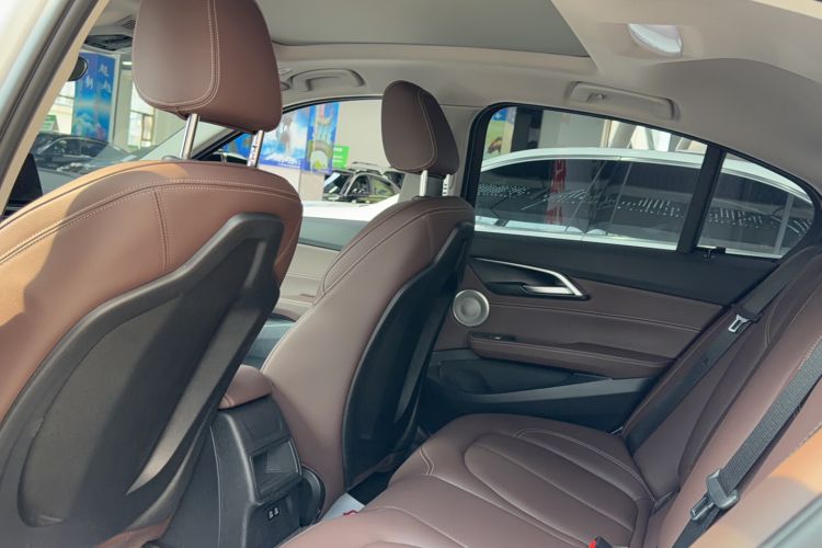 Used BMW 1 Series 2023 120i M Sport Night Edition Interior 5