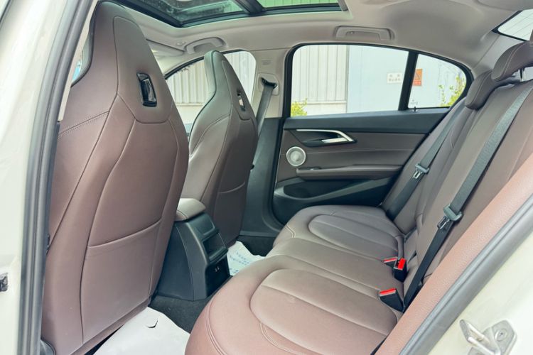 Used BMW 1 Series 2023 125i M Sport Night Edition Interior 6