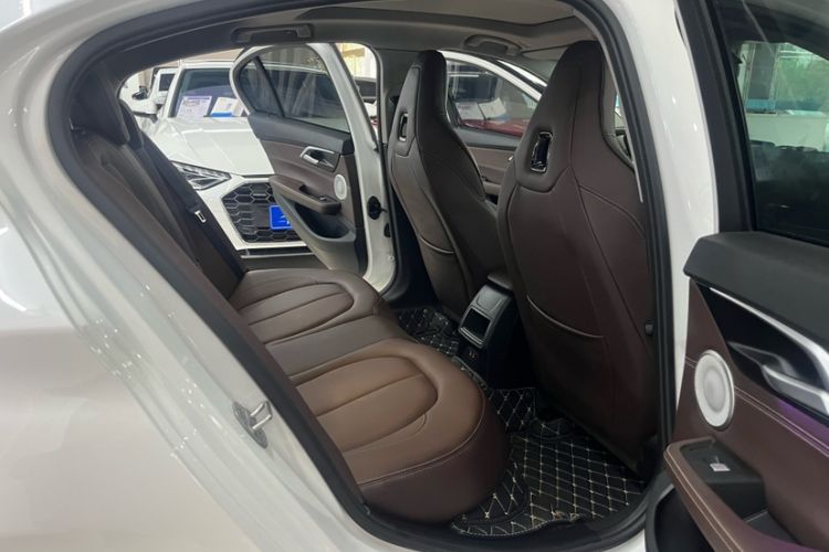 Used BMW 1 Series 2023 125i M Sport Night Edition Interior 8