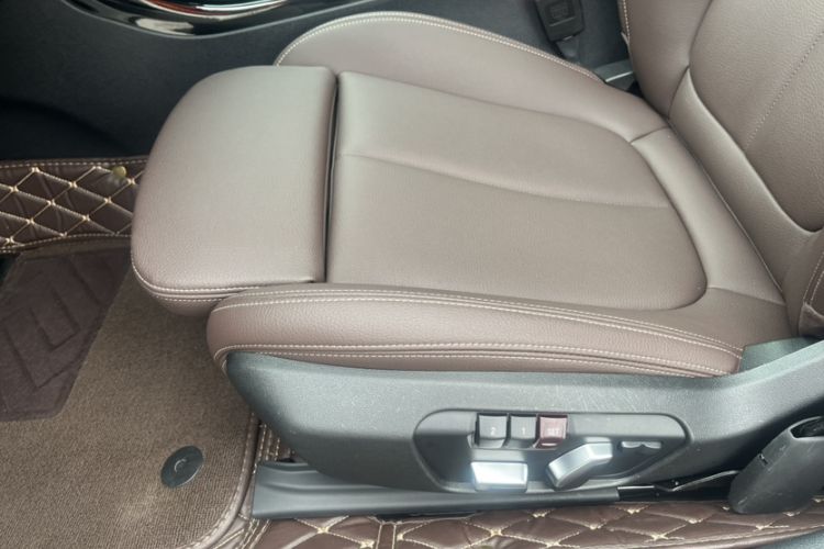 Used BMW 1 Series 2023 120i M Sport Night Edition Interior 8