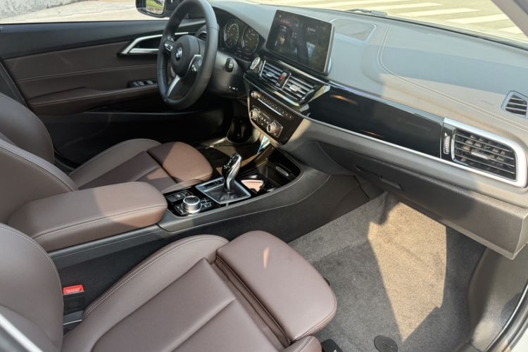 Used BMW 1 Series 2023 120i M Sport Night Edition Interior 8
