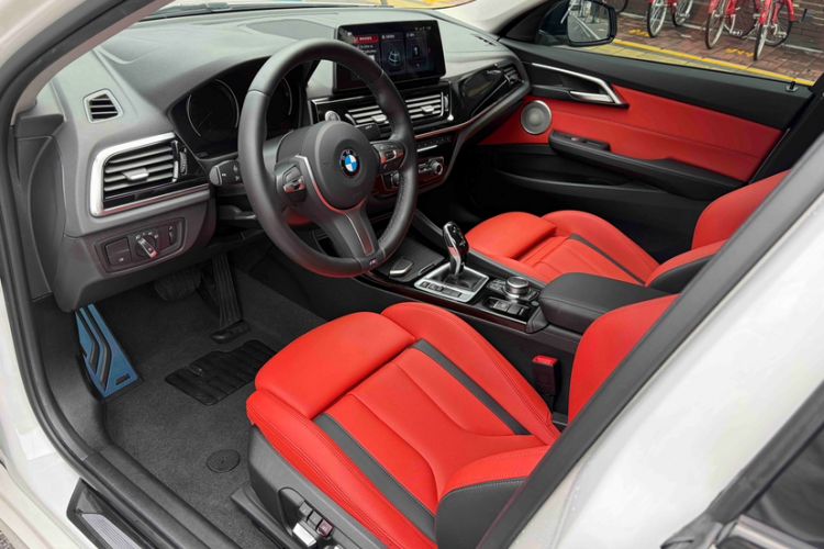 Used BMW 1 Series 2023 125i M Sport Night Edition Interior 8