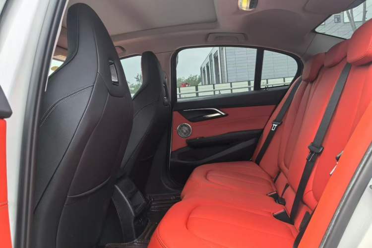 Used BMW 1 Series 2023 125i M Sport Night Edition Interior 8