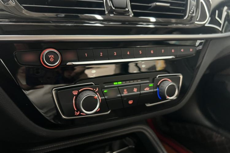 Used BMW 1 Series 2023 125i M Sport Night Edition Interior 9