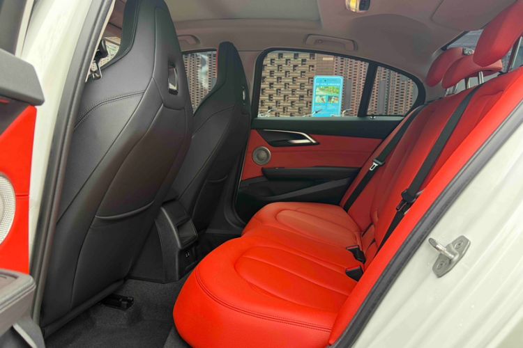 Used BMW 1 Series 2023 125i M Sport Night Edition Interior 9