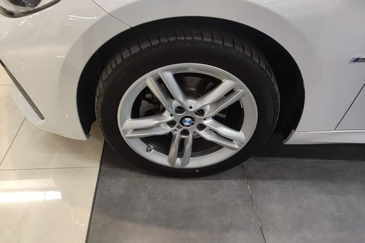 Used BMW 1 Series 2023 120i M Sport Night Edition Left Front Wheel Hub