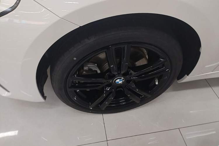 Used BMW 1 Series 2023 125i M Sport Night Edition Left Front Wheel Hub