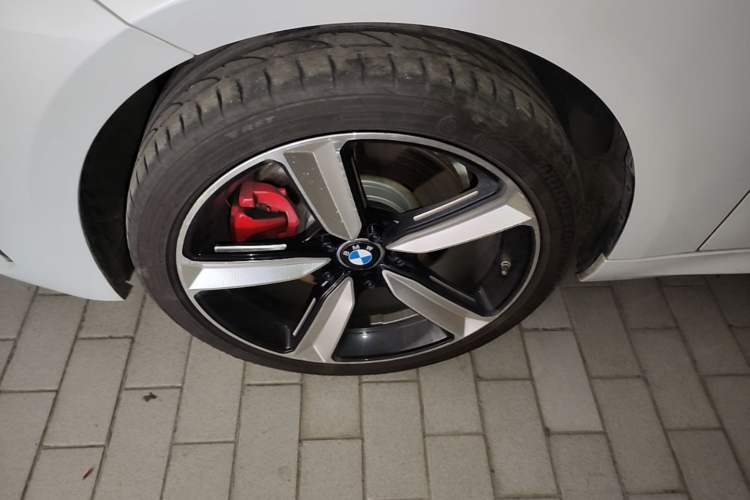 Used BMW 1 Series 2023 125i M Sport Night Edition Left Front Wheel Hub