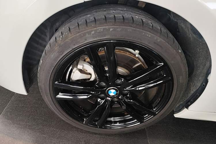 Used BMW 1 Series 2023 125i M Sport Night Edition Left Front Wheel Hub