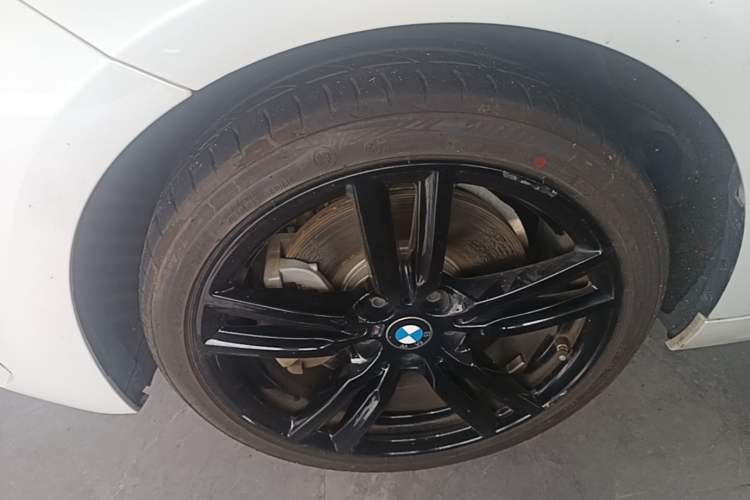 Used BMW 1 Series 2023 125i M Sport Night Edition Left Front Wheel Hub