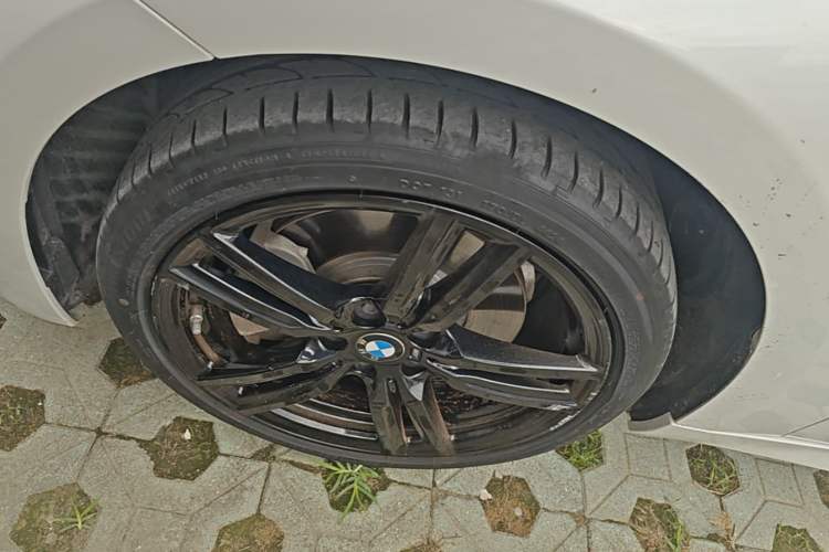 Used BMW 1 Series 2023 125i M Sport Night Edition Left Front Wheel Hub