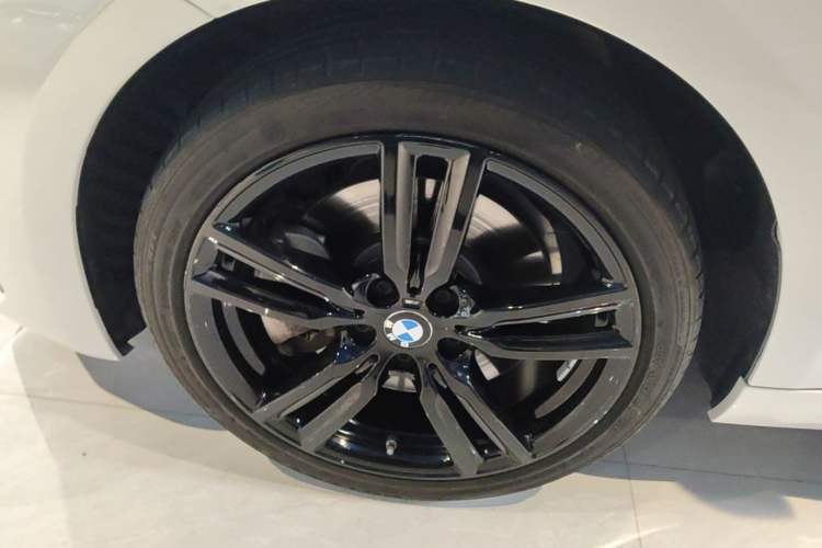 Used BMW 1 Series 2023 125i M Sport Night Edition Left Front Wheel Hub