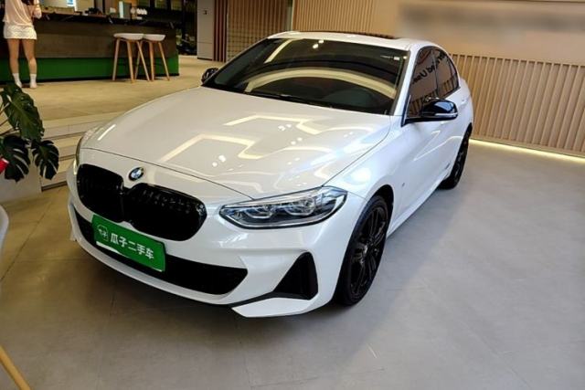 Gebrauchter BMW 1 Series 2023 125i M Sport Night Edition