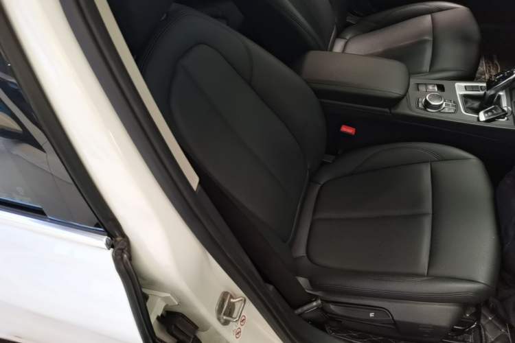 Used BMW 1 Series 2023 120i M Sport Edition Right Front Seat