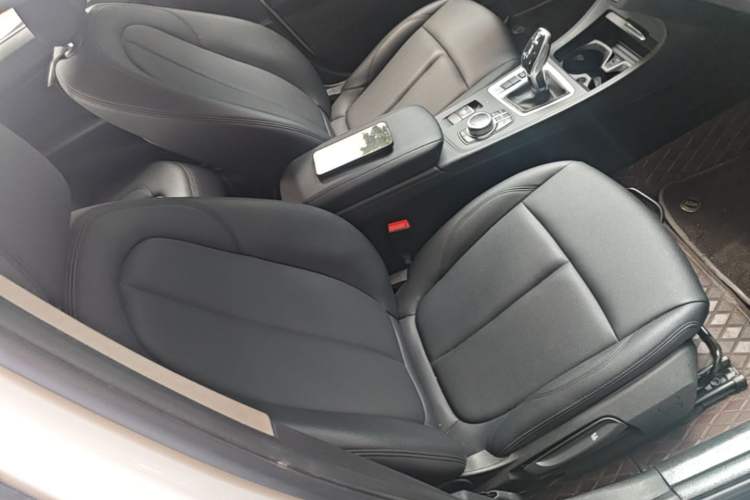 Used BMW 1 Series 2023 120i M Sport Edition Right Front Seat