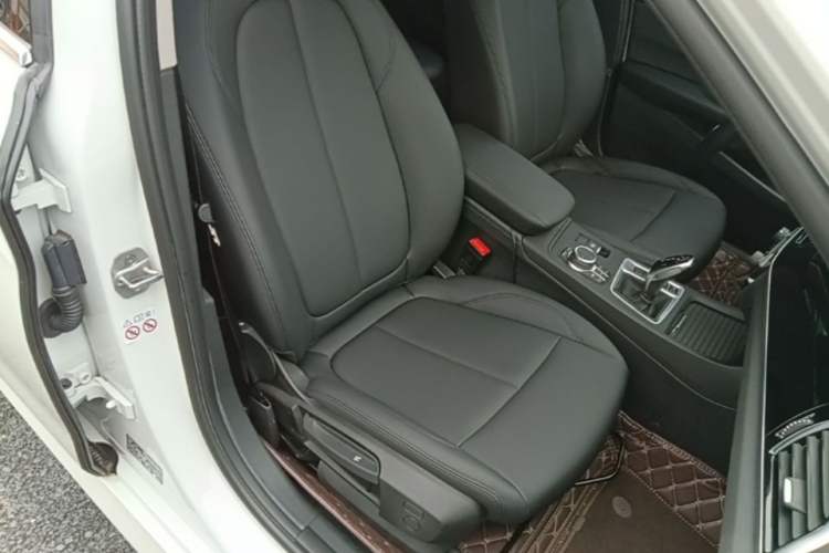 Used BMW 1 Series 2023 120i M Sport Edition Right Front Seat