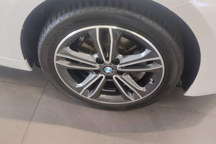 Used BMW 1 Series 2023 120i M Sport Edition Right Front Wheel Hub