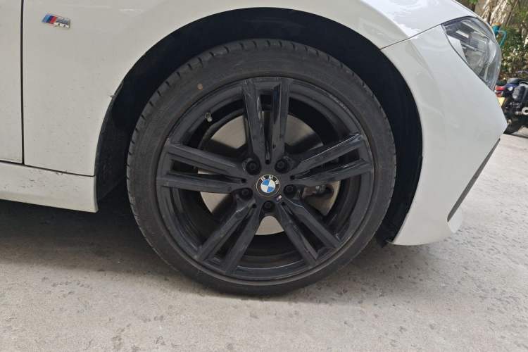 Used BMW 1 Series 2023 125i M Sport Night Edition Right Front Wheel Hub