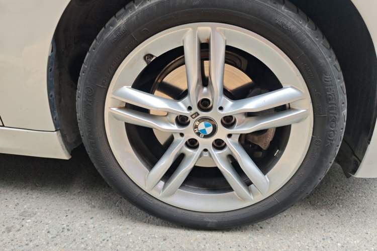 Used BMW 1 Series 2023 120i M Sport Night Edition Right Front Wheel Hub