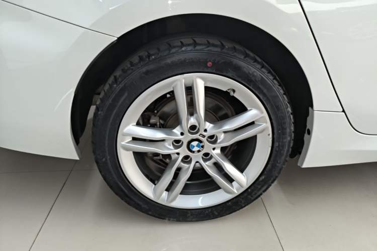 Used BMW 1 Series 2023 120i M Sport Night Edition Right Rear Wheel Hub