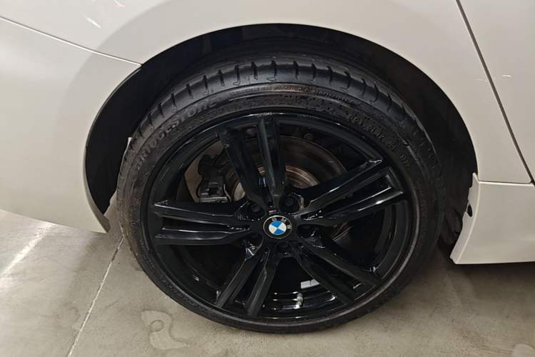 Used BMW 1 Series 2023 125i M Sport Night Edition Right Rear Wheel Hub