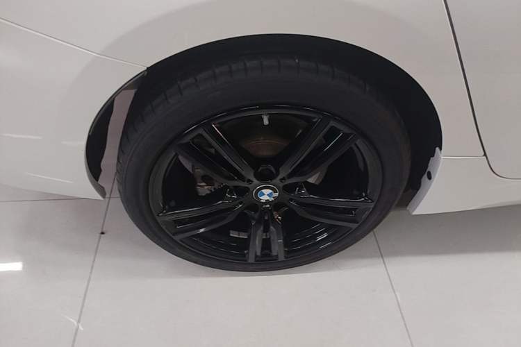 Used BMW 1 Series 2023 125i M Sport Night Edition Right Rear Wheel Hub